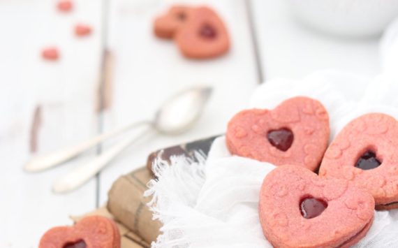 BISCOTTI ALLA FARINA DI RISO ROSSO INTEGRALE CON CONFETTURE DI BOSCO