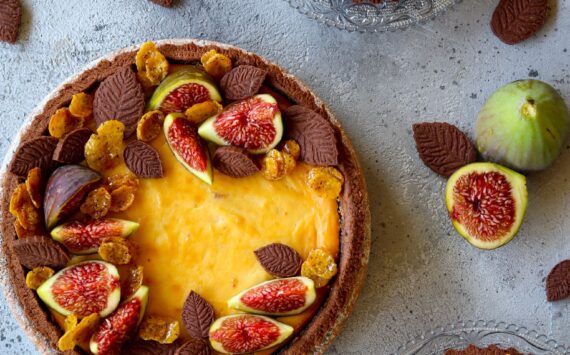 CROSTATA AL CACAO CON CREMA DI RICOTTA, MIELE E FICHI